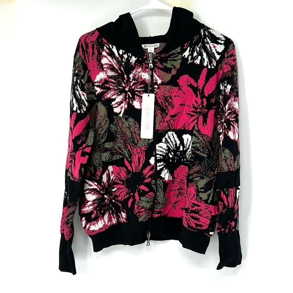 Spanner NWT women’s zip up sweater small